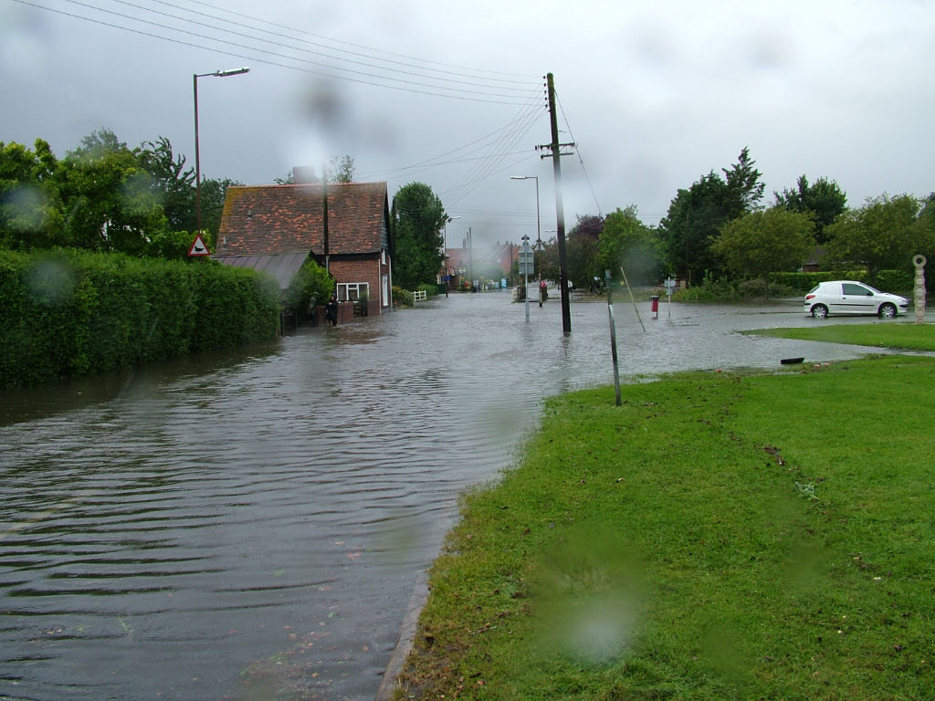 Flood in Denchworth Road