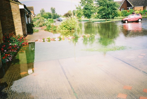 Flood in Vale Avenue