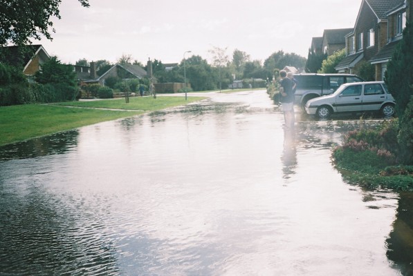 Flood in Vale Avenue