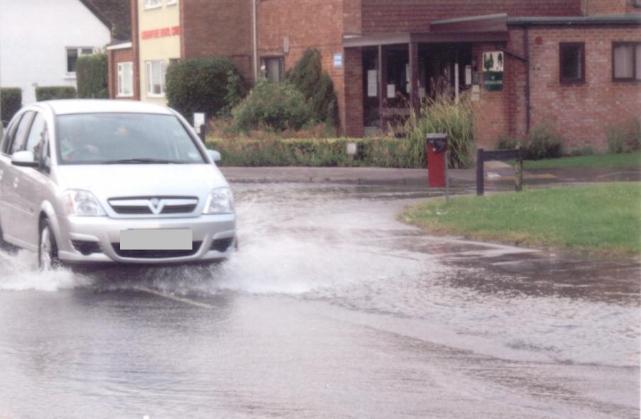 Flood in Vale Avenue