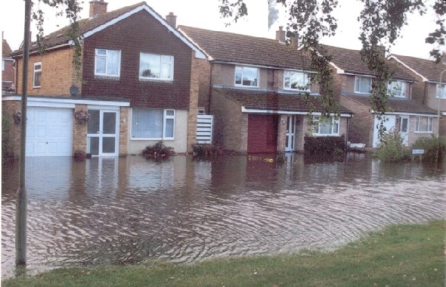 Flood in Vale Avenue